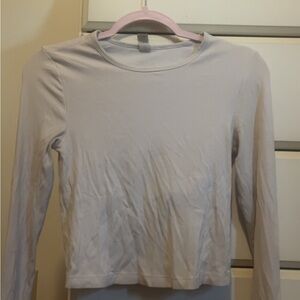 Yogalicious Gray Long Sleeve Crop Tee